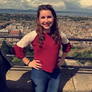 Meet your Posher, Alyssa